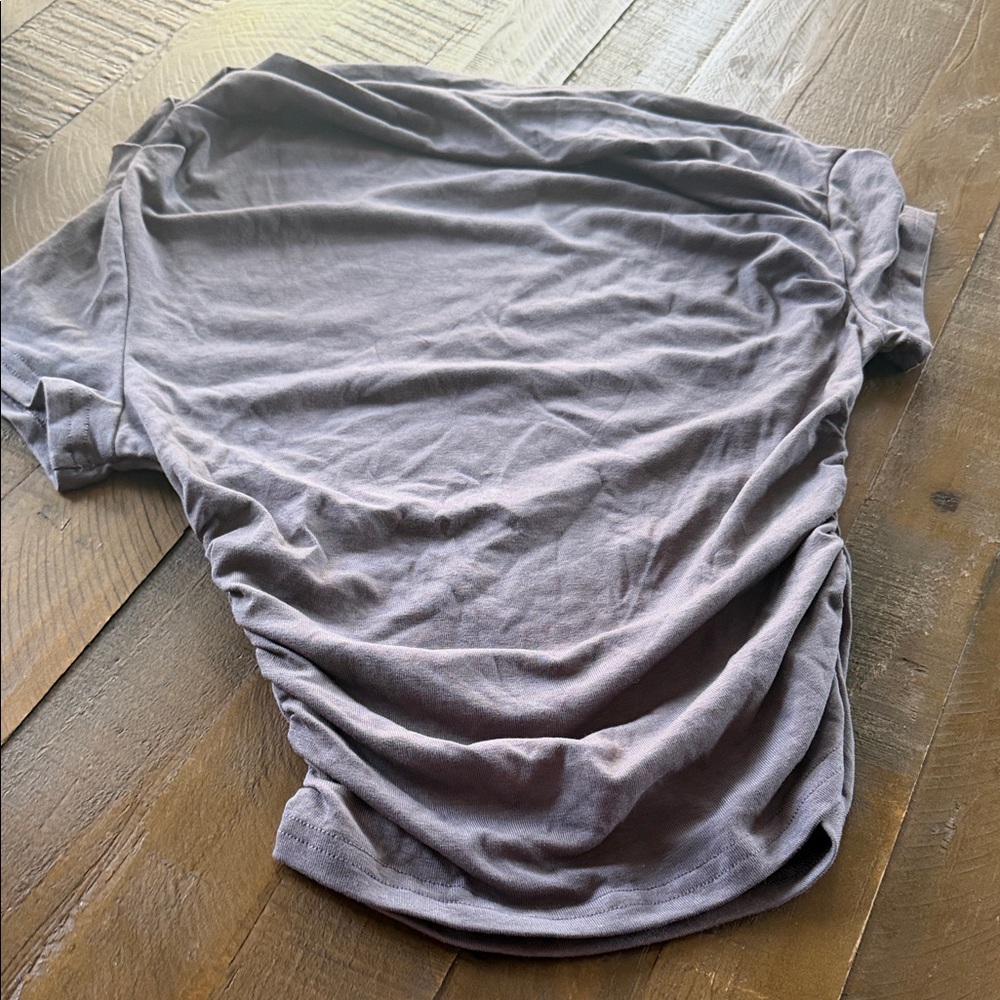Women's Short-Sleeve Ruched Blouse in Gray